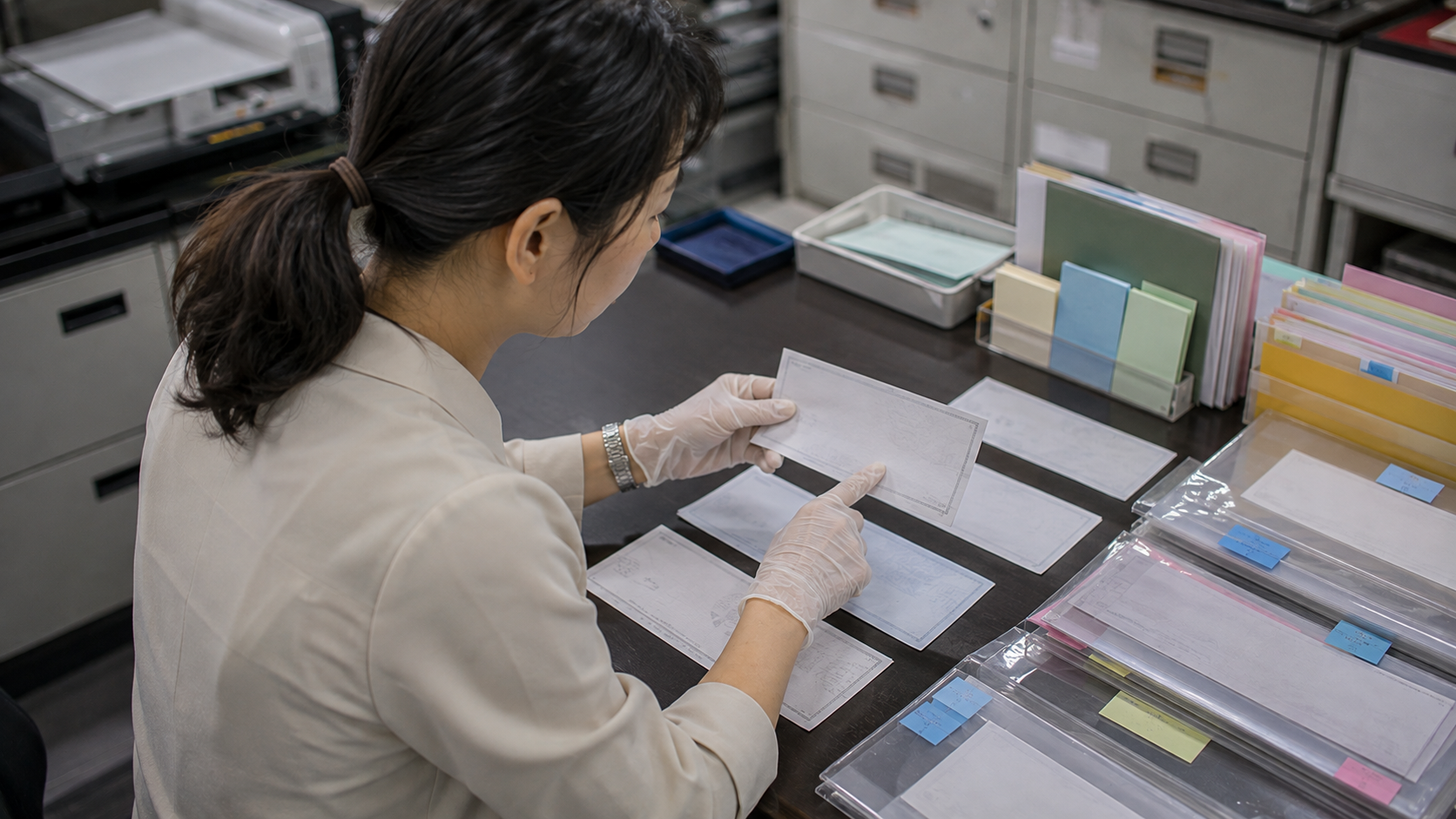 企業財務人員檢查支票背面背書人、被背書人及背書連續情形